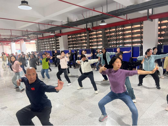弘扬传统养生文化，共筑教职工健康之基——我集团开展八段锦健身活动