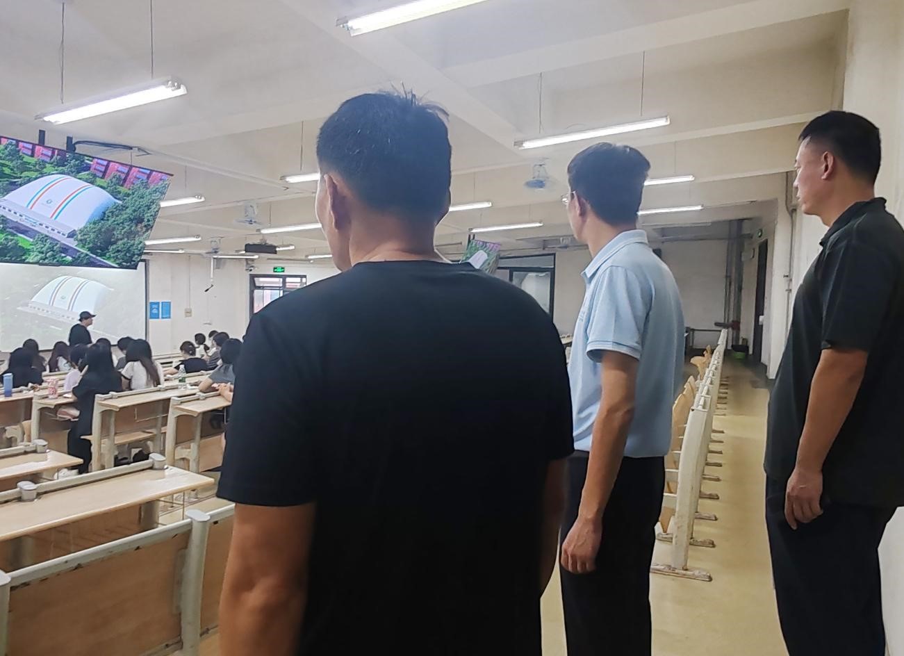 304永利集团2025年秋季学期开学第一课理论课巡查圆满完成